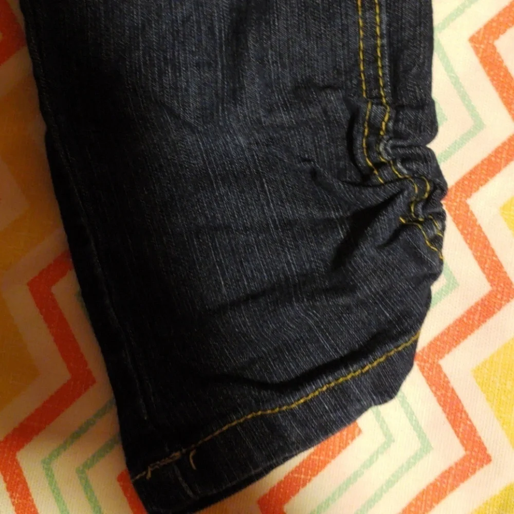 Little girls jeans and skirt size 3t